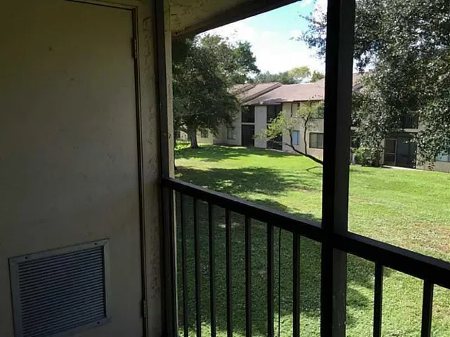 Unit 208 photo 20