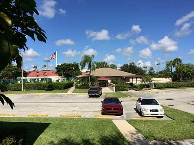 Unit 208 photo 21