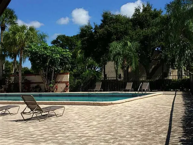 Unit 208 photo 23