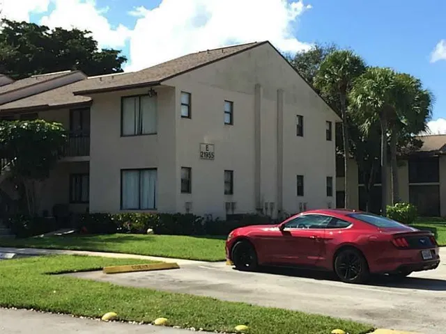 Unit 208 photo 24