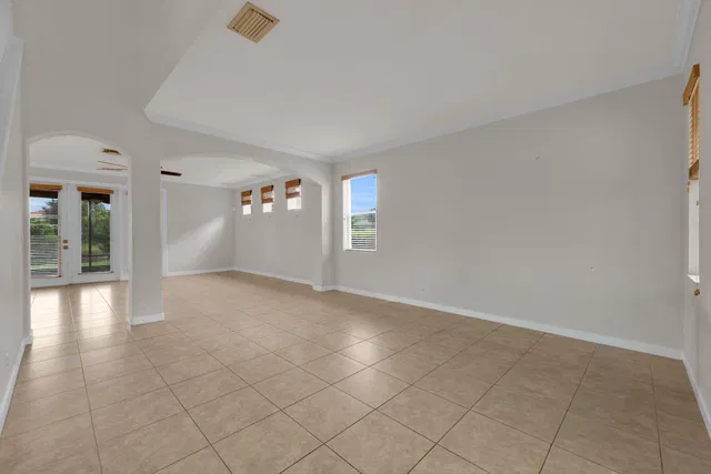 Residence photo 5