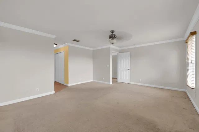 Residence photo 16