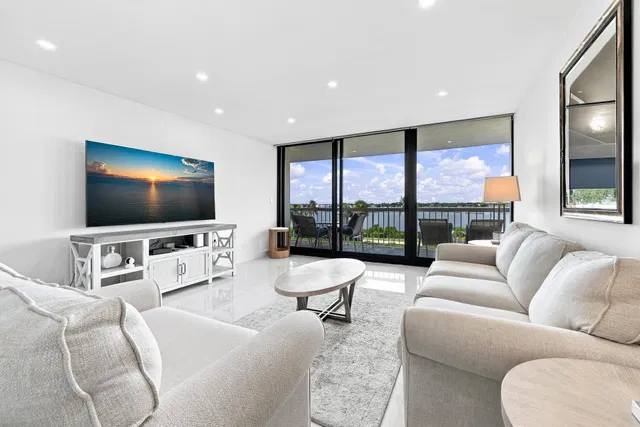 The Meridian Unit 306N photo 7