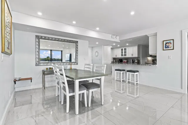 The Meridian Unit 306N photo 10