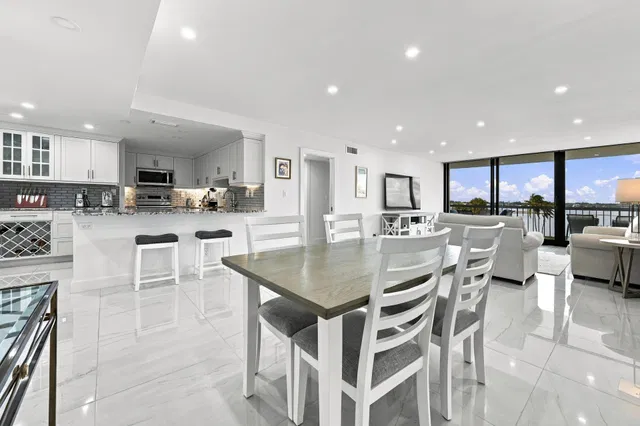 The Meridian Unit 306N photo 11