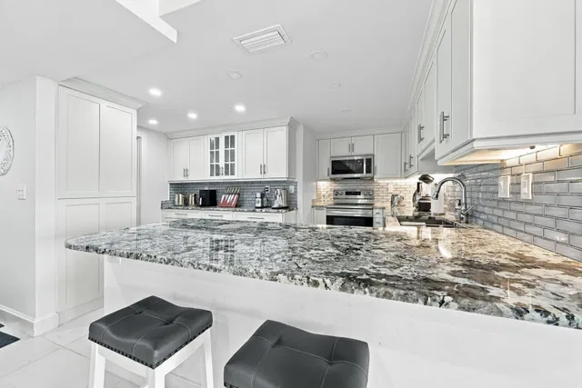 The Meridian Unit 306N photo 14