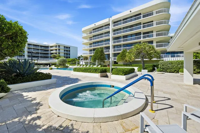 The Meridian Unit 306N photo 26