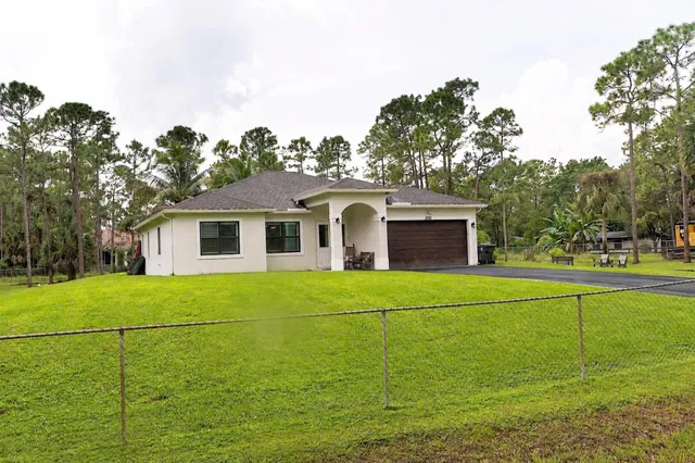 Residence photo 3