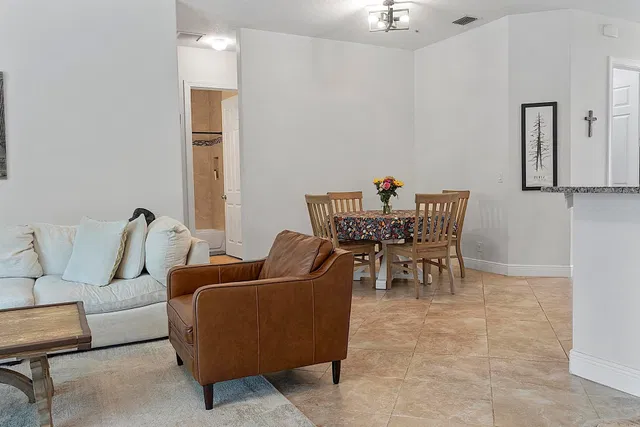 Residence photo 17