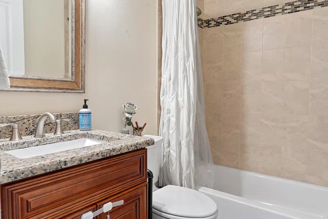 Residence photo 26