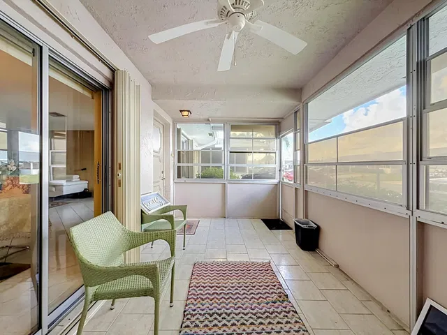 Residence photo 9