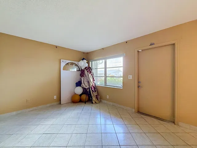Residence photo 10