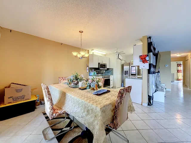 Residence photo 12