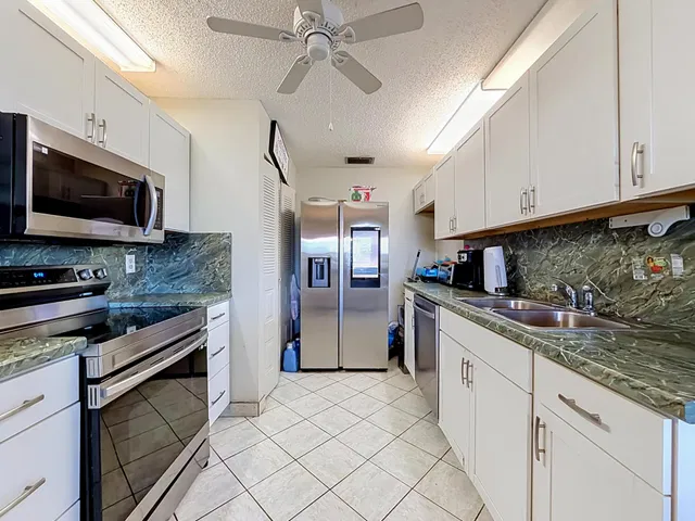 Residence photo 14