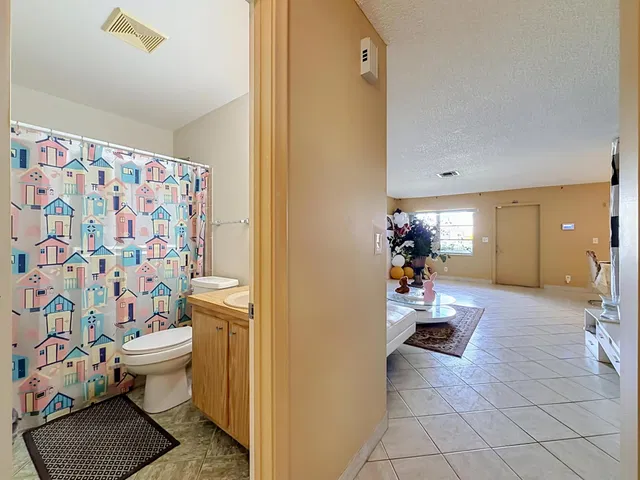 Residence photo 26