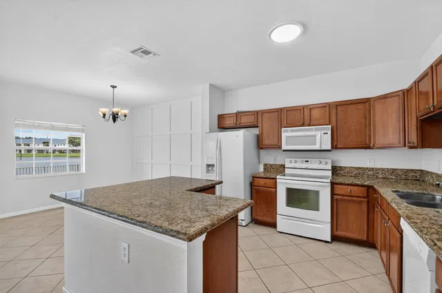Unit 4102 photo 8