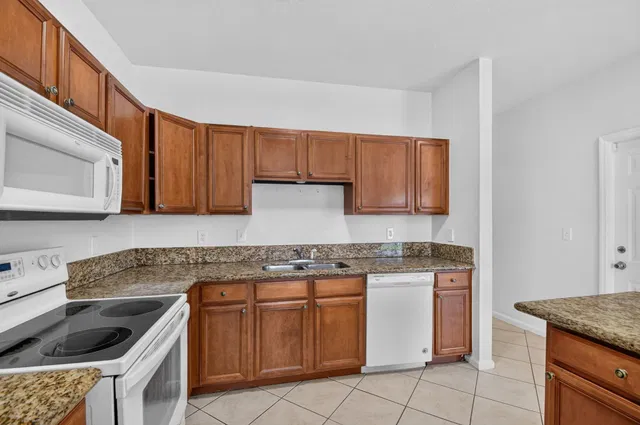 Unit 4102 photo 11