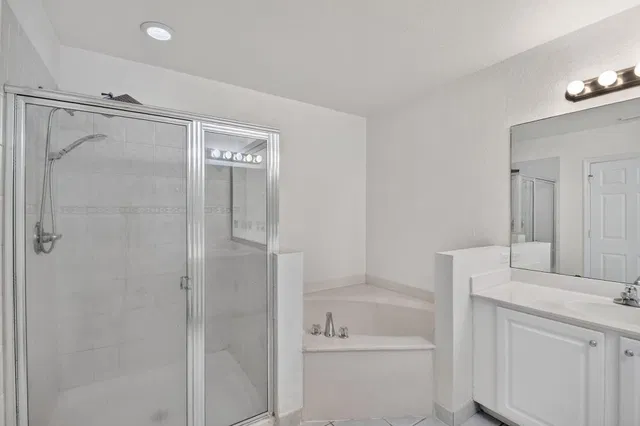 Unit 4102 photo 24