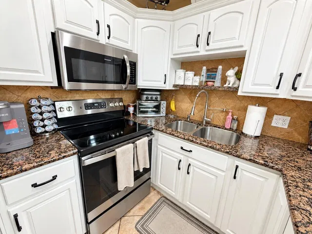 Unit 16 photo 19