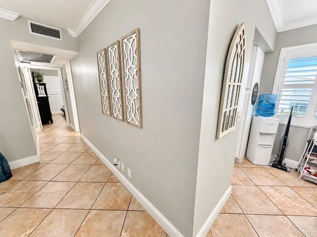 Unit 16 photo 24