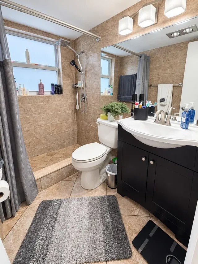 Unit 16 photo 33