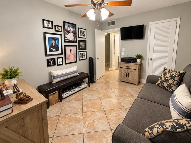 Unit 16 photo 36
