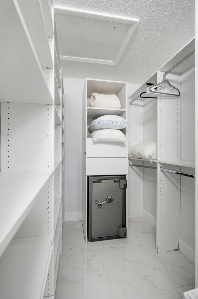 Residence photo 69
