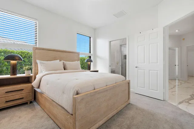 Residence photo 78