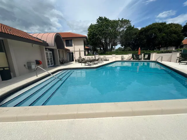 Residence photo 32