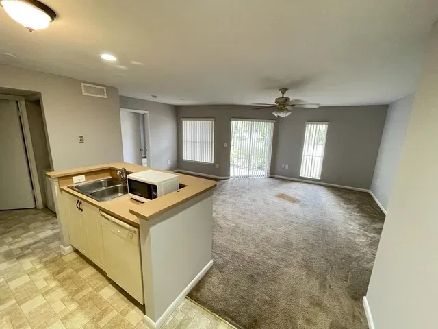  Unit 104 photo 7