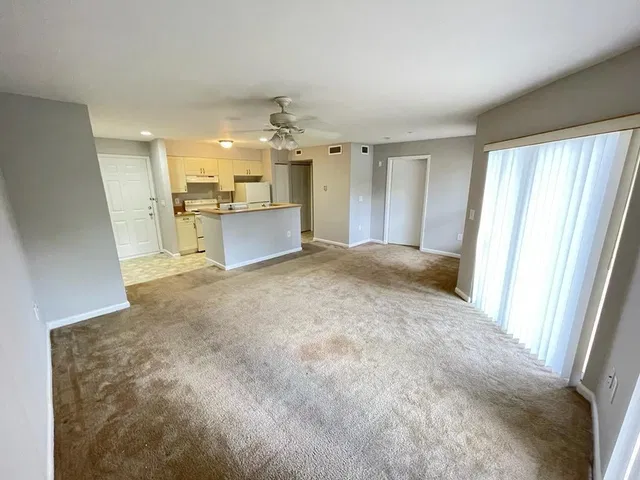  Unit 104 photo 9
