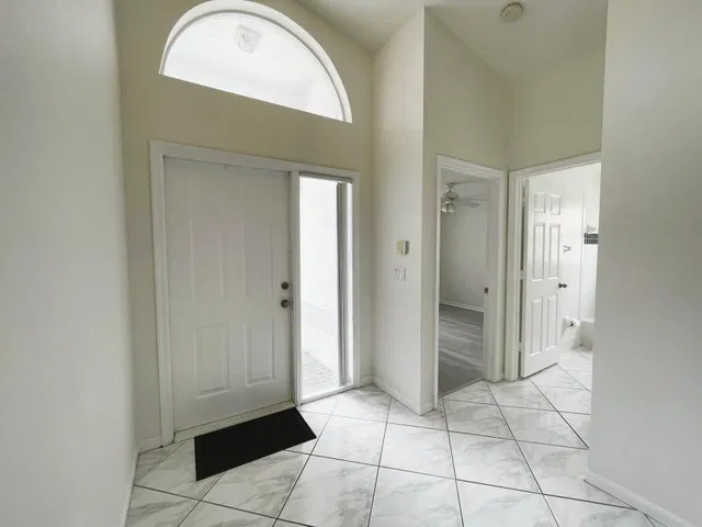  Residence photo 4