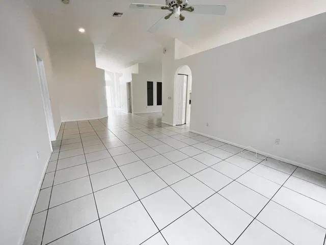  Residence photo 8