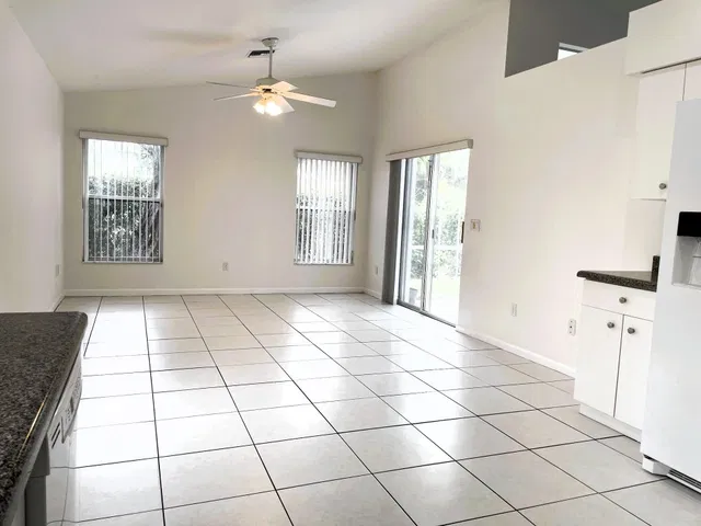 Residence photo 11