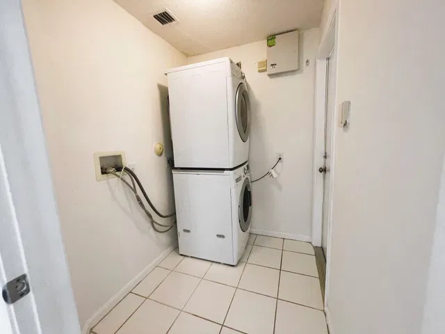  Residence photo 24