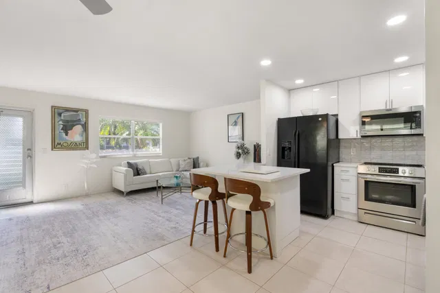 Residence photo 3
