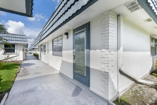 Residence photo 17