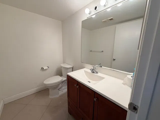 Unit 111 photo 10