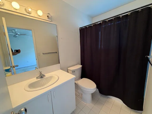 Unit 111 photo 14