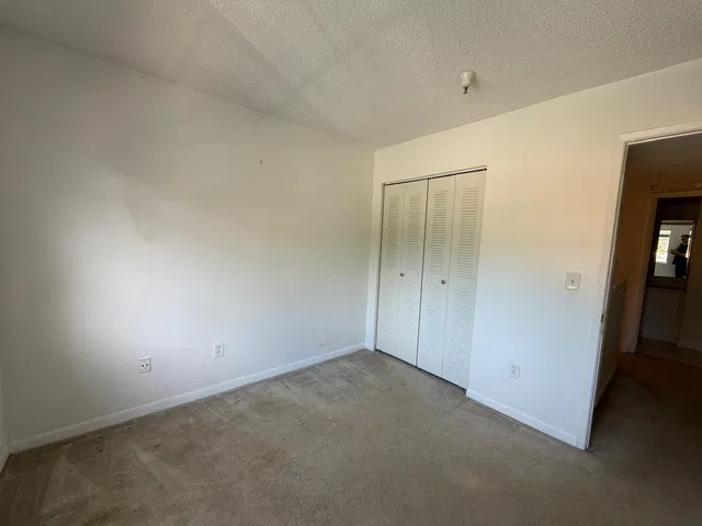 Unit 111 photo 16