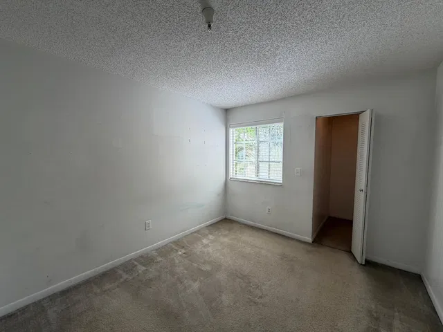 Unit 111 photo 17