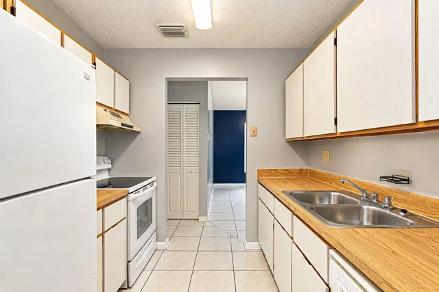  Residence photo 12