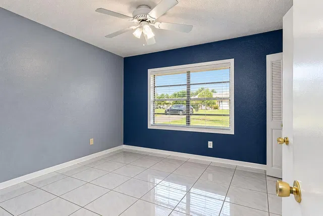  Residence photo 17