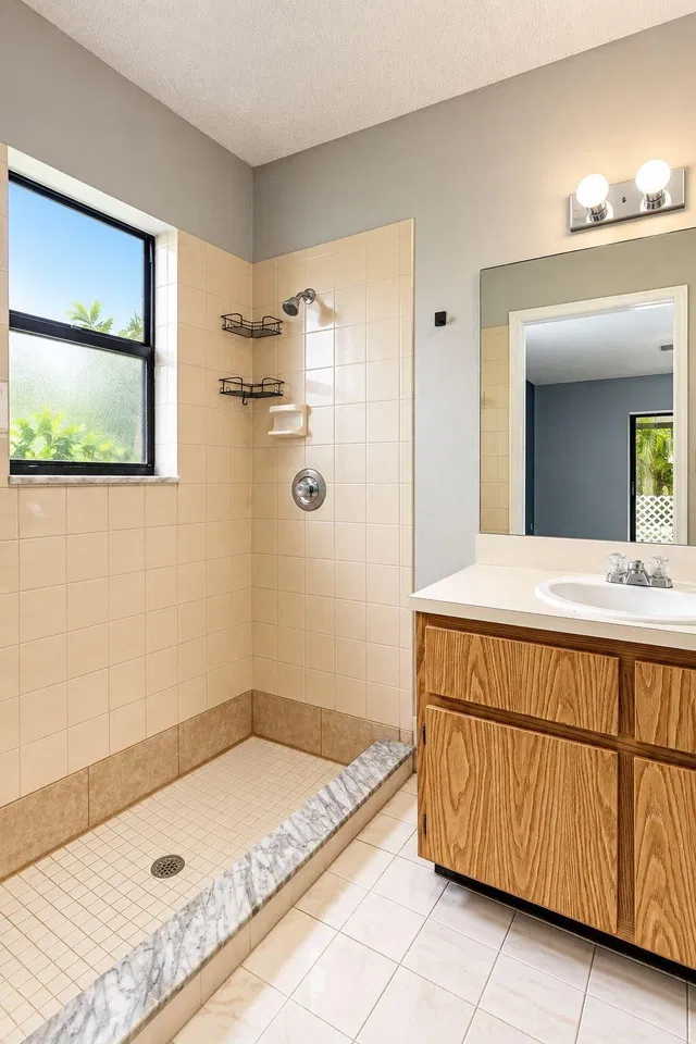  Residence photo 24