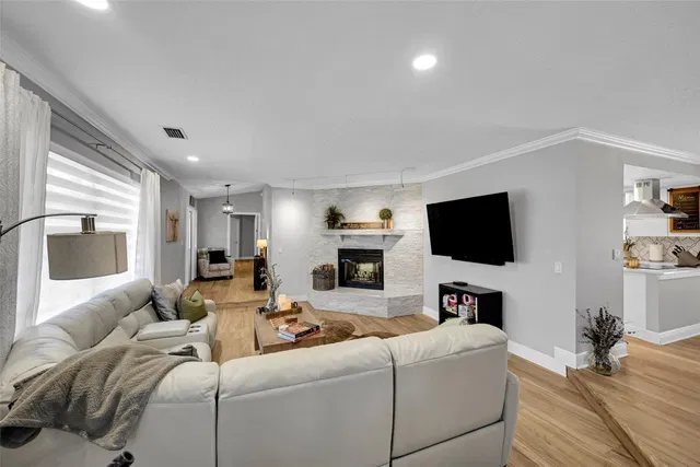  Residence photo 6