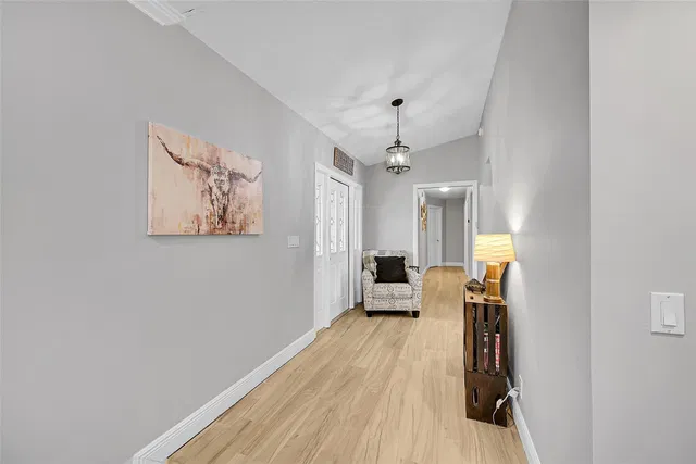  Residence photo 27
