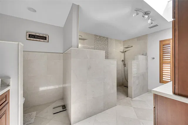  Residence photo 30