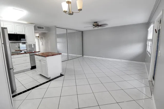 Residence photo 5