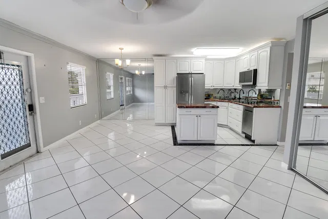 Residence photo 9