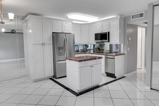 Residence photo 10